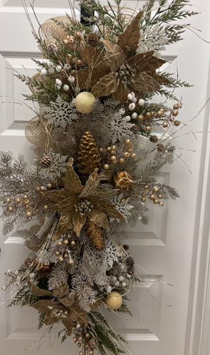 Golden Elegance Christmas Swag